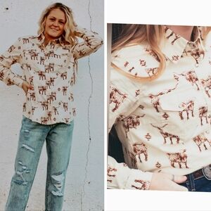 Western-Print Button-Down Shirt in Cream
